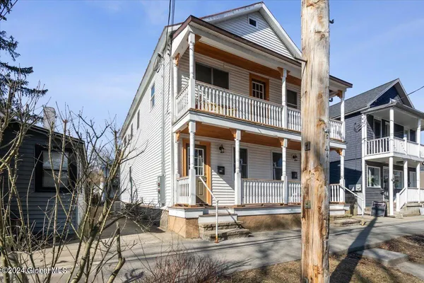 $2,695 | 53 Beekman Street, Saratoga Springs, NY 12866