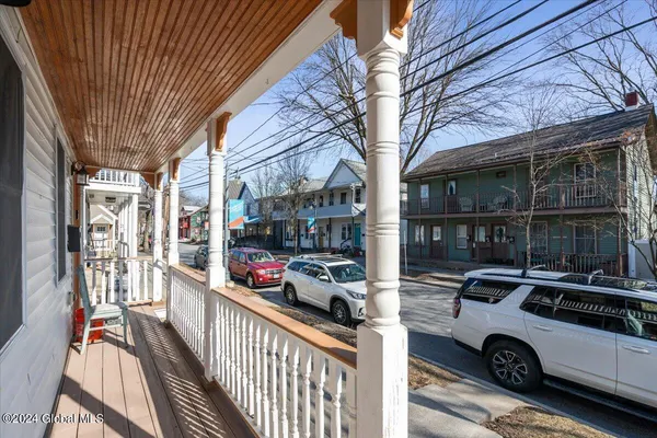 $2,695 | 53 Beekman Street, Saratoga Springs, NY 12866