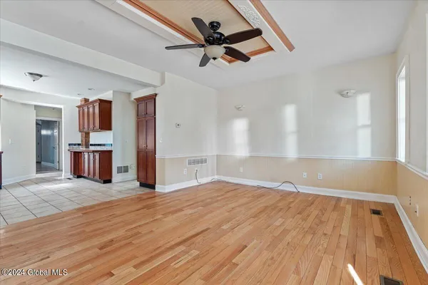 $2,695 | 53 Beekman Street, Saratoga Springs, NY 12866