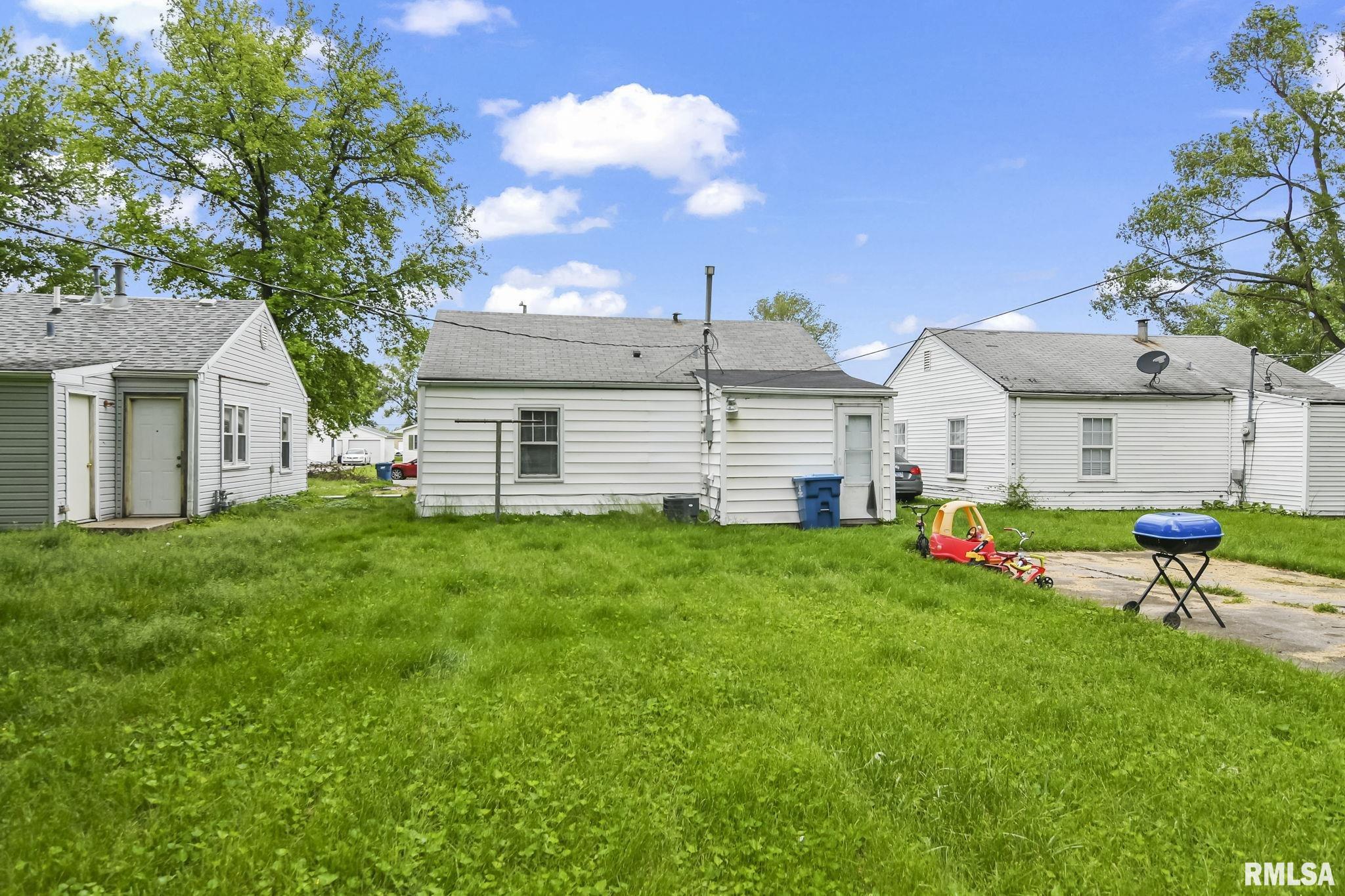 2040 East Adams Street Springfield, IL 62703 - Photo 12 of 15