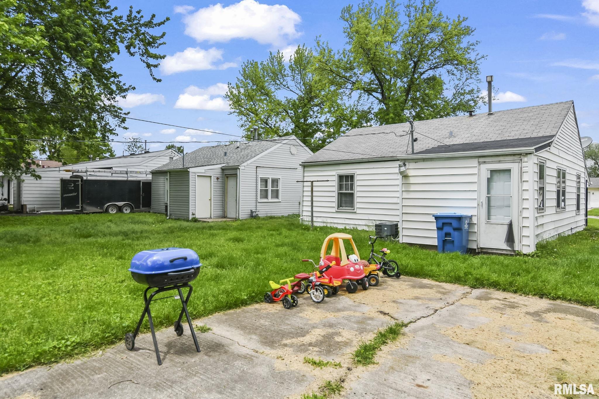 2040 East Adams Street Springfield, IL 62703 - Photo 14 of 15