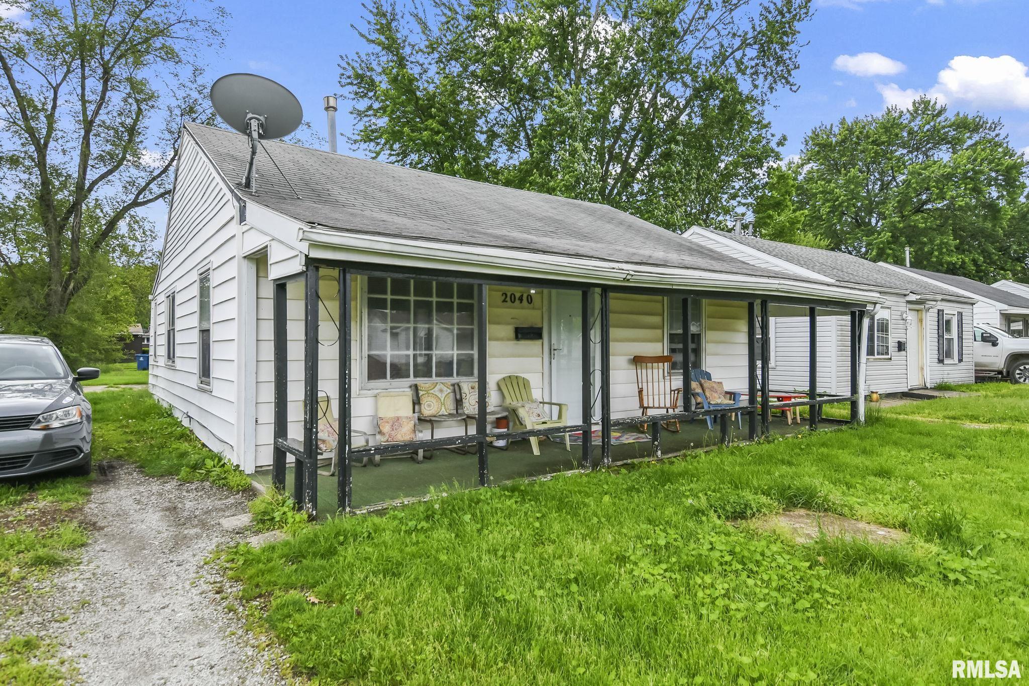 2040 East Adams Street Springfield, IL 62703 - Photo 3 of 15