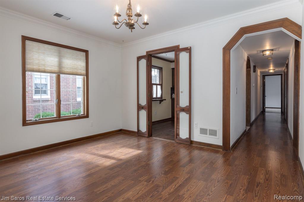 1769 Hampton Road Grosse Pointe Woods, MI 48236 - Photo 10 of 27