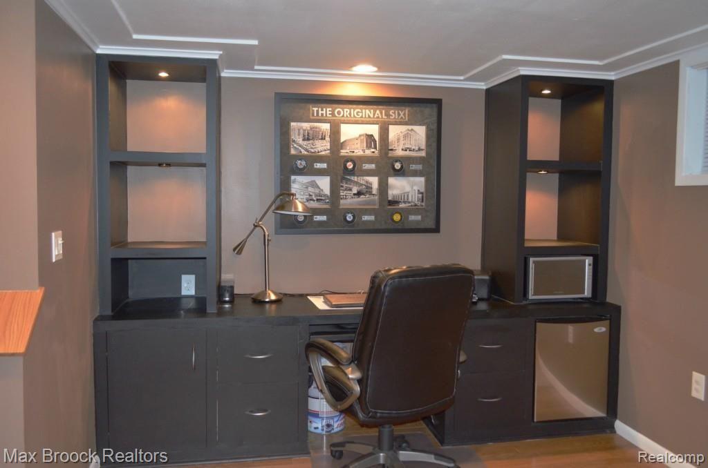 32045 Bonnet Hill Road Farmington, MI 48334 - Photo 10 of 17 Office Area