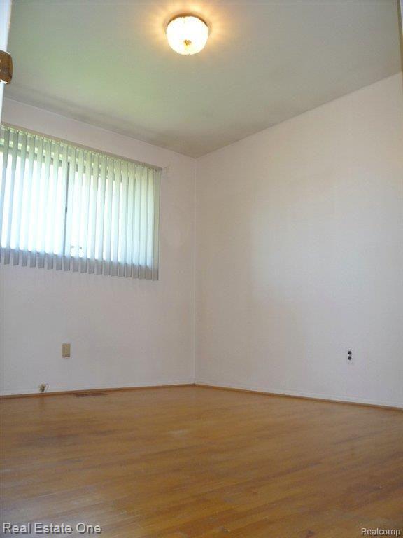 14240 Cranbrook Road Sterling Heights, MI 48312 - Photo 15 of 16 Bedroom 1.jpg
