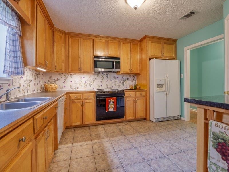 3949 Cutter Point Valdosta, GA 31605 - Photo 13 of 45 Gallery Image 13