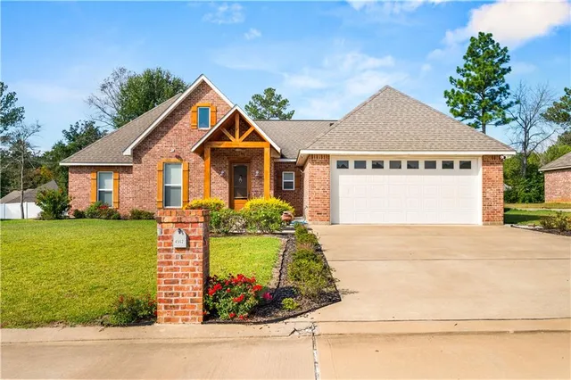 $360,000 | 4562 Hathern Drive, Pineville, LA 71360