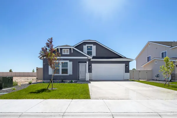 $434,990 | 1587 Southwest Silverstone Avenue, Mountain Home, ID 83647