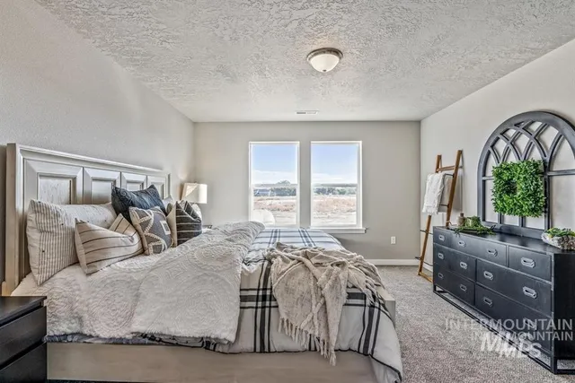 $388,990 | 1587 Southwest Silverstone Avenue, Mountain Home, ID 83647