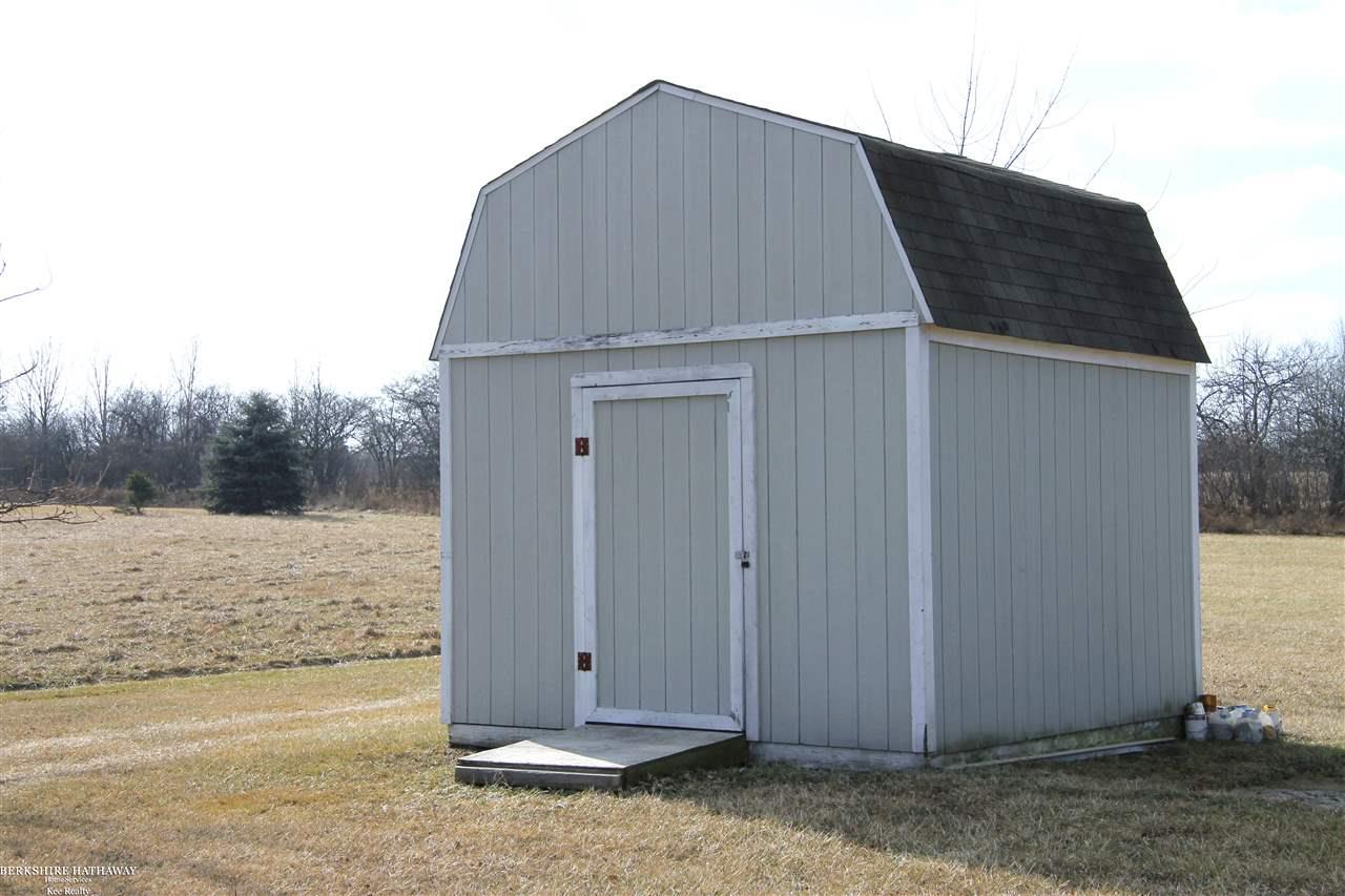 7109 Emmett Road Yale, MI 48097 - Photo 9 of 21 31339125-8.JPG