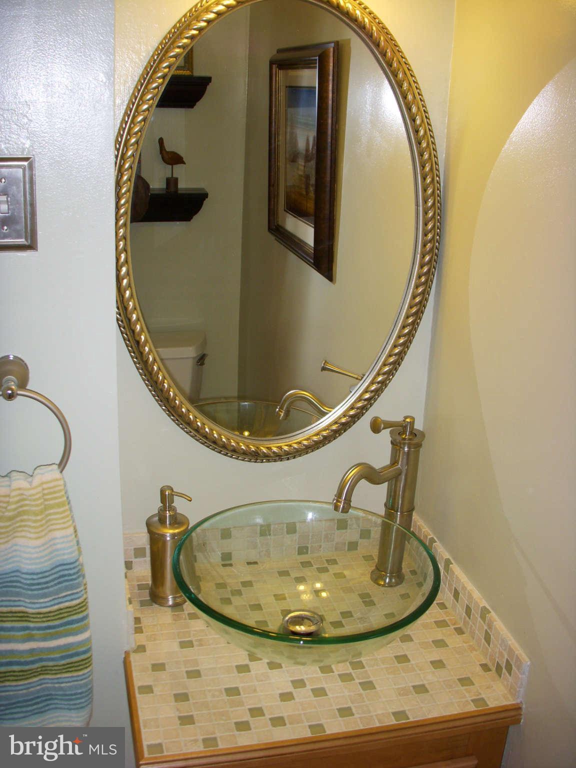 210 Ashland Road Cockeysville, MD 21030 - Photo 7 of 25 1st Floor Powder Room