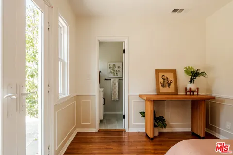 $1,099,000 | 239 West Fairview Boulevard, Inglewood, CA 90302