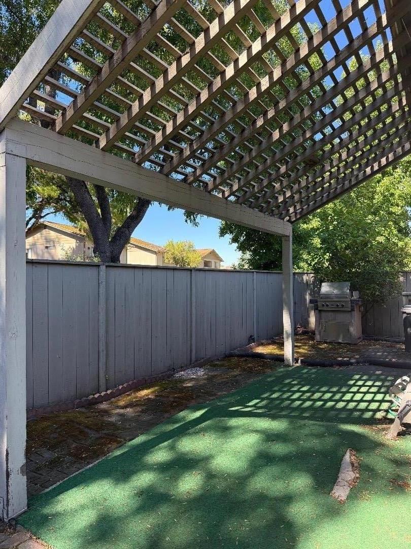 2007 Cedar Ridge Drive Stockton, CA 95207 - Photo 4 of 14 Gallery Image 4