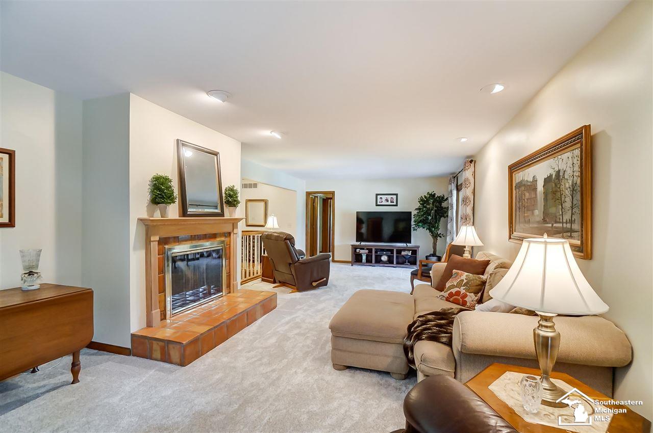 400 East Hurd Road Monroe, MI 48162 - Photo 16 of 99 50078211-15.JPG