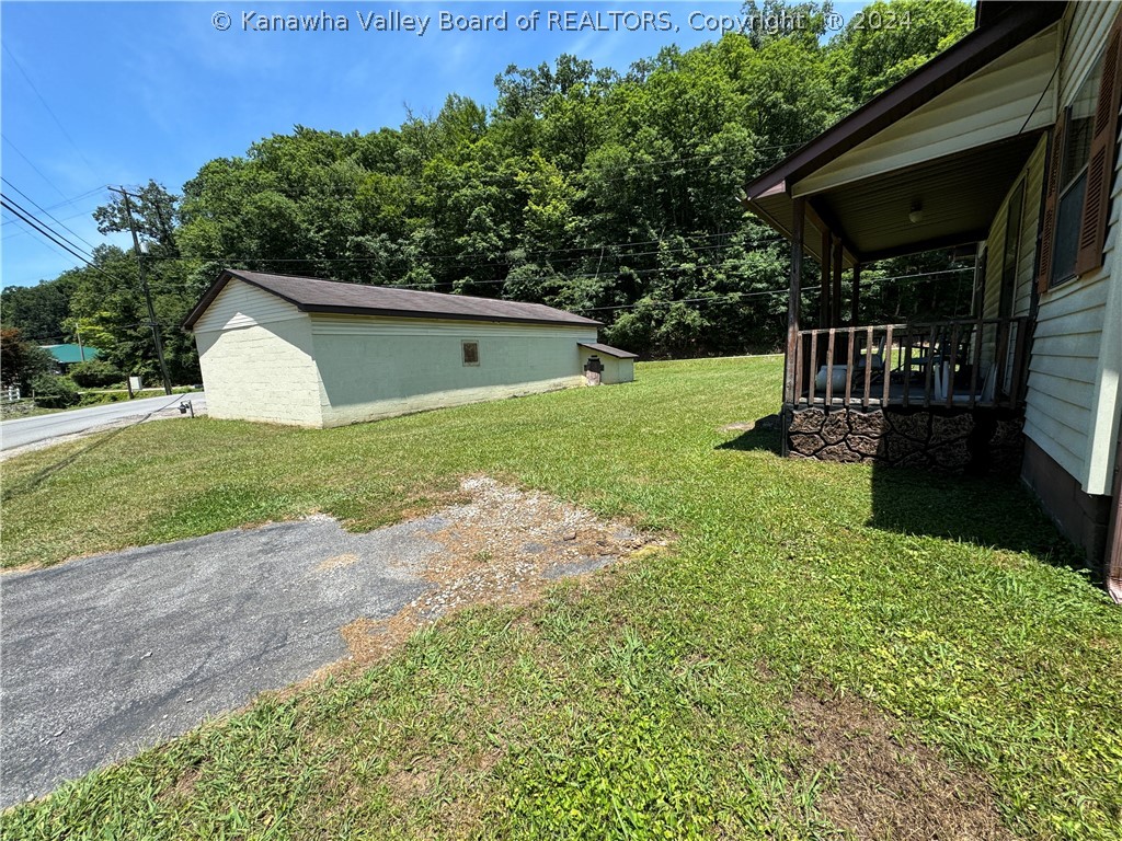47 Long Fork Road Chapmanville, WV 25508 - Photo 11 of 17 Gallery Image 11