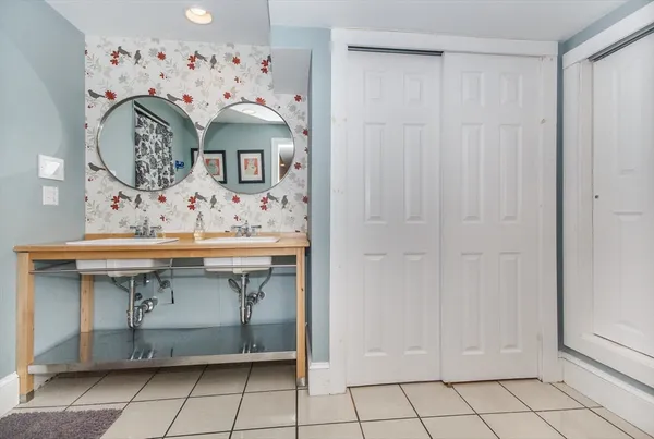 $1,600,000 | 584 Centre Street, Boston, MA 02130