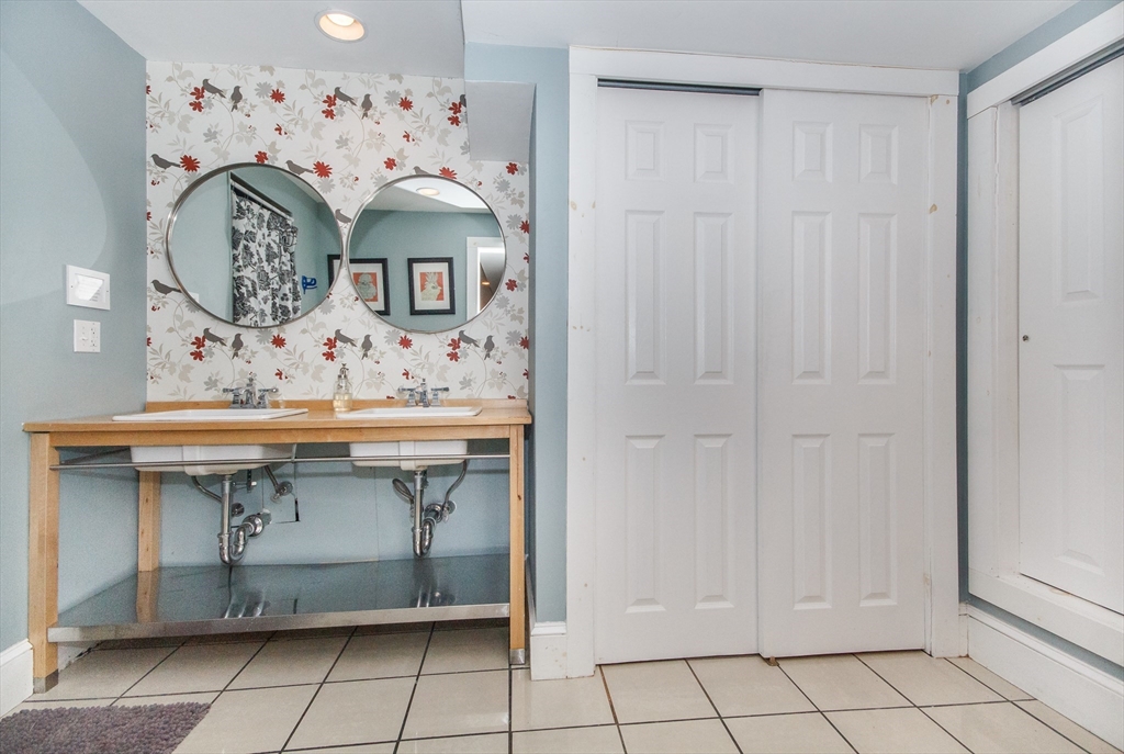 584 Centre Street Boston, MA 02130 - Photo 8 of 29