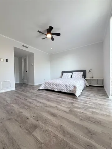 $2,000 | 576 East Avenue J, Unit B, Grand Prairie, TX 75050