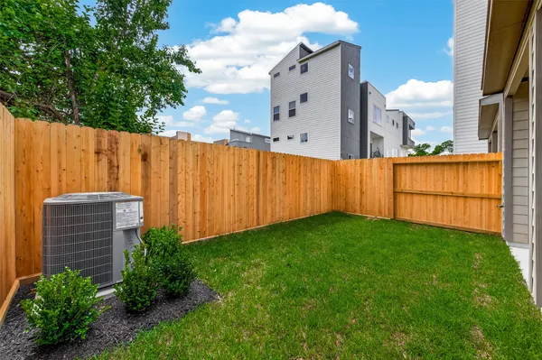 $3,100 | 3514 Runnels Street, Unit B, Houston, TX 77003