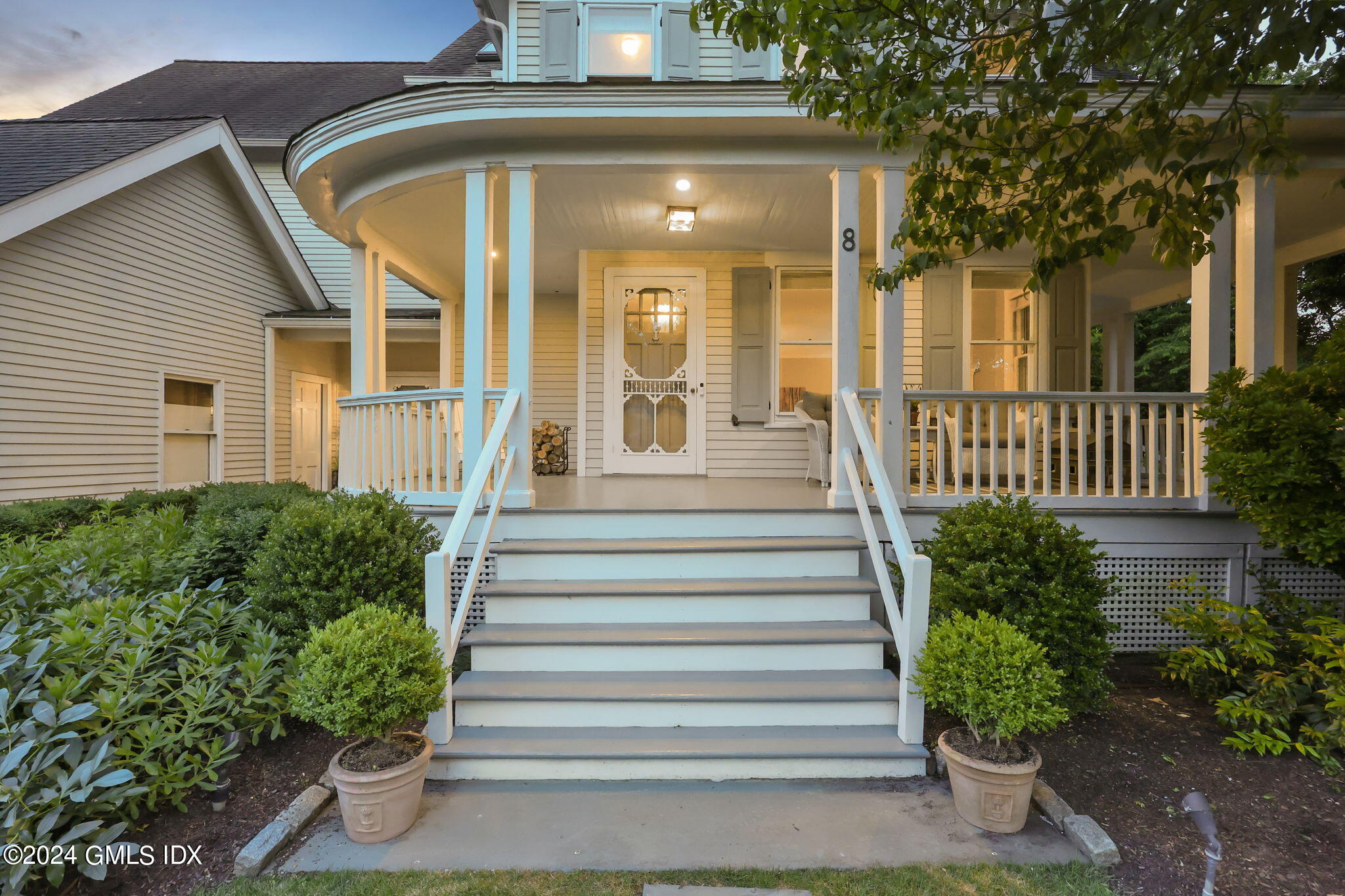 8 Hendrie Avenue Riverside, CT 06878 - Photo 32 of 33 a view of a house with a fountain