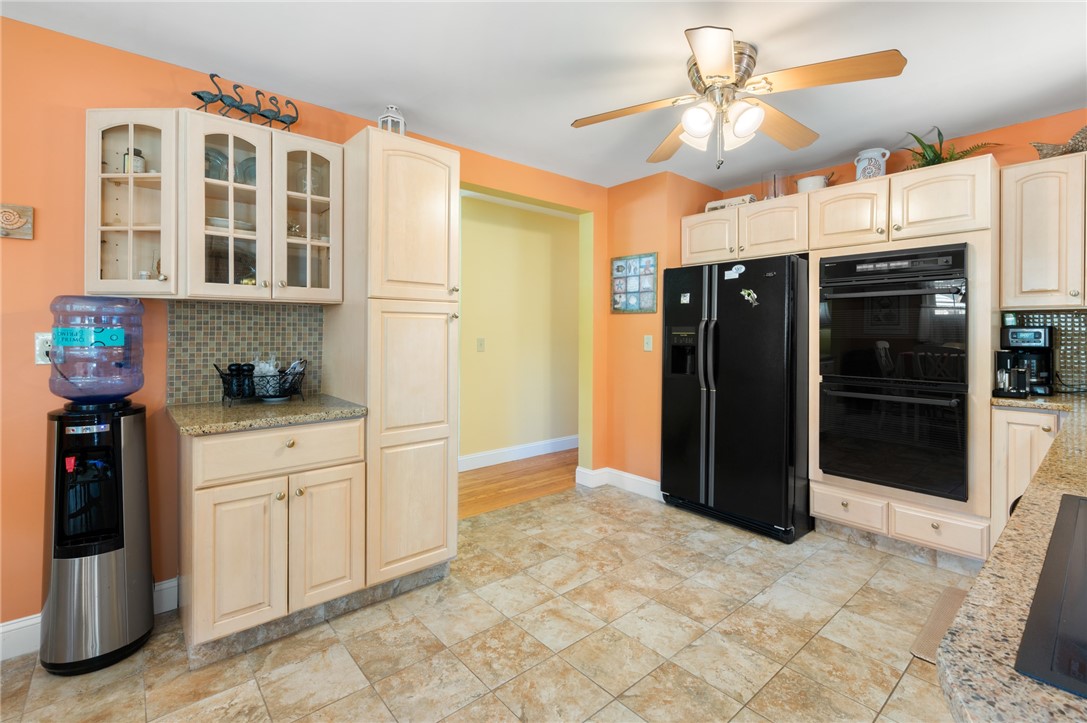 24 Quannacut Road Westerly, RI 02891 - Photo 6 of 20