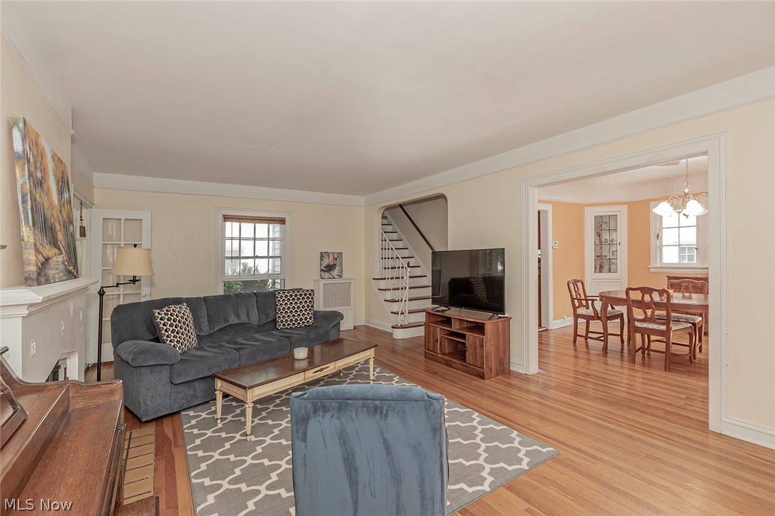 3672 Rawnsdale Road Beachwood, OH 44122 - Photo 5 of 35 Another view of the living room.