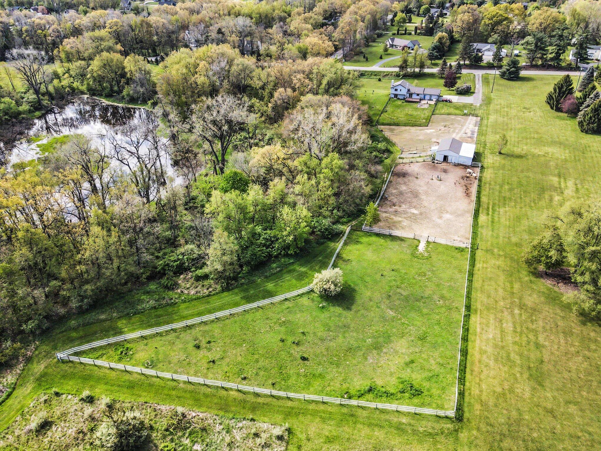2536 West Coon Lake Road Howell, MI 48843 - Photo 4 of 35 032_file_6830