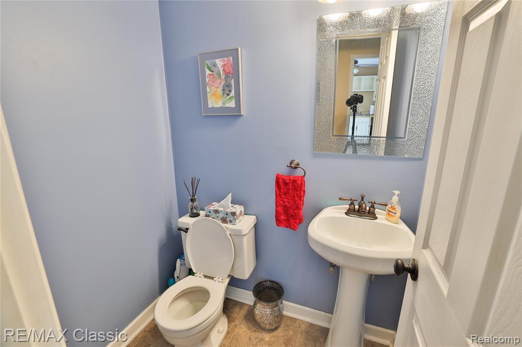 1562 Gas Light Lane Rochester Hills, MI 48306 - Photo 16 of 16