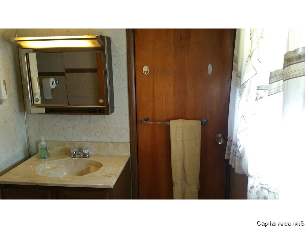 1925 South 19th Street Springfield, IL 62703 - Photo 14 of 22