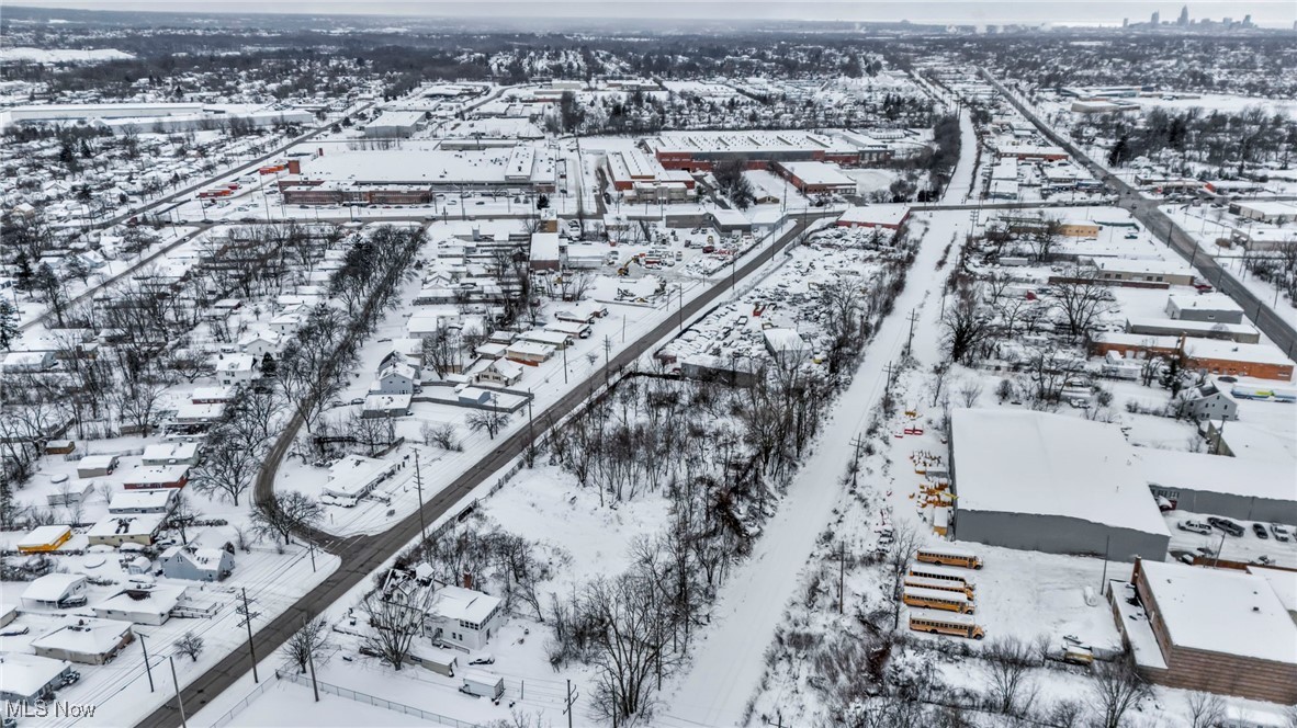 17001 South Miles Road Cleveland, OH 44128 - Photo 17 of 17 View of snowy aerial view
