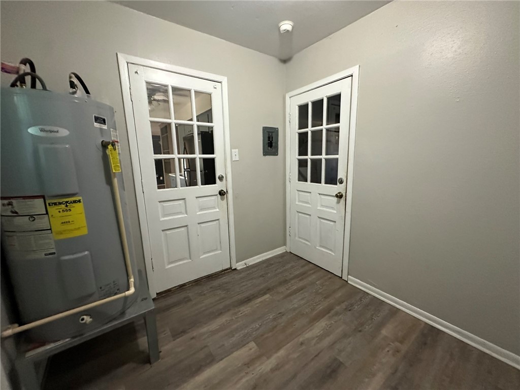 2994 Lovers Lane Ingleside, TX 78362 - Photo 30 of 39 an empty room with windows