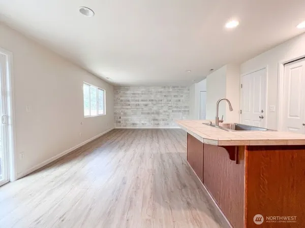 $3,600 | 24127 134th Court Southeast, Kent, WA 98042