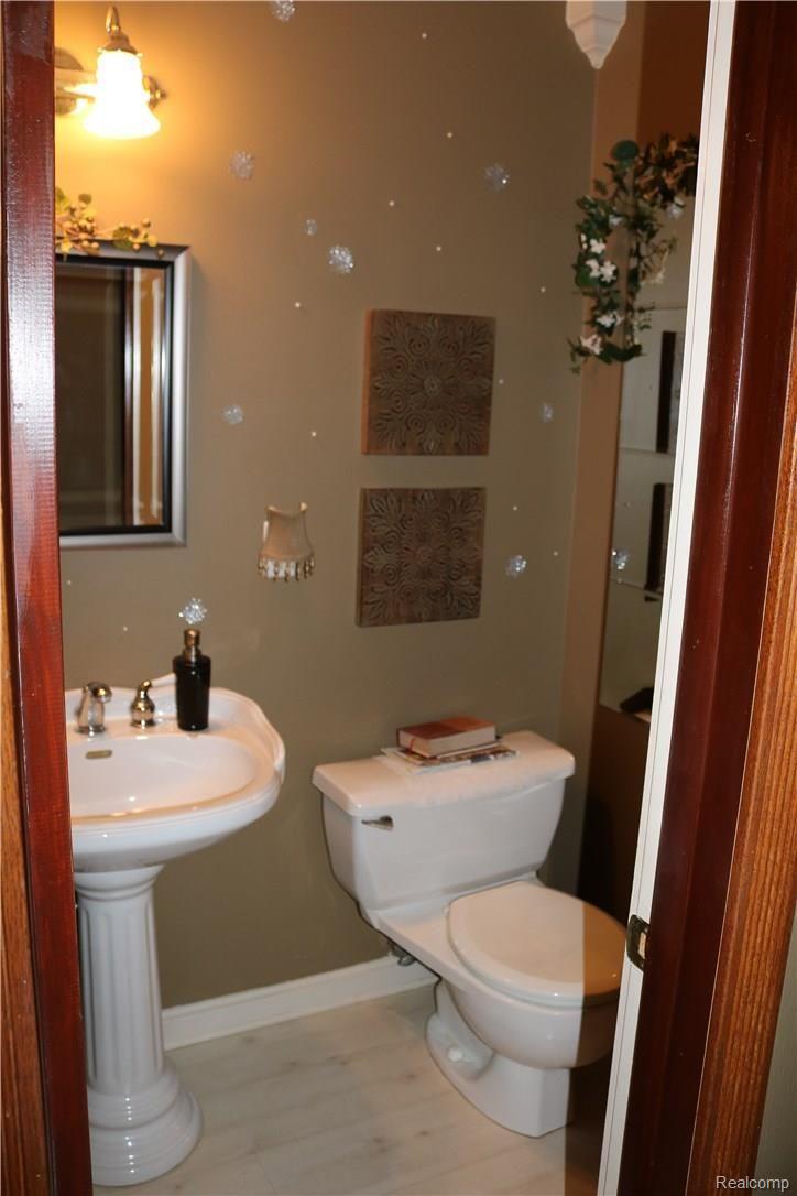 54414 Mound Road Utica, MI 48316 - Photo 19 of 57 IMG_9522.JPG