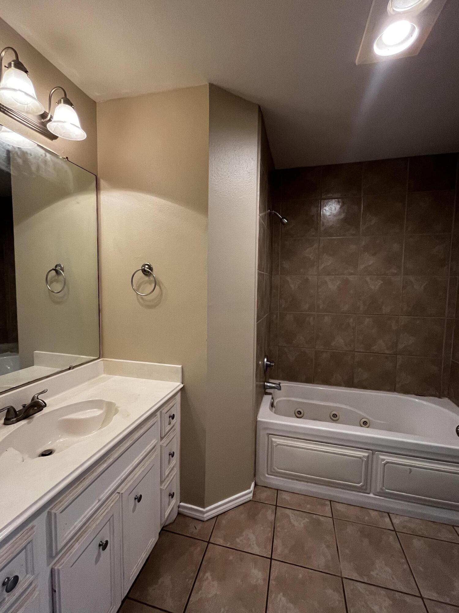 2317 99th Street Lubbock, TX 79423 - Photo 8 of 11 IMG_3612