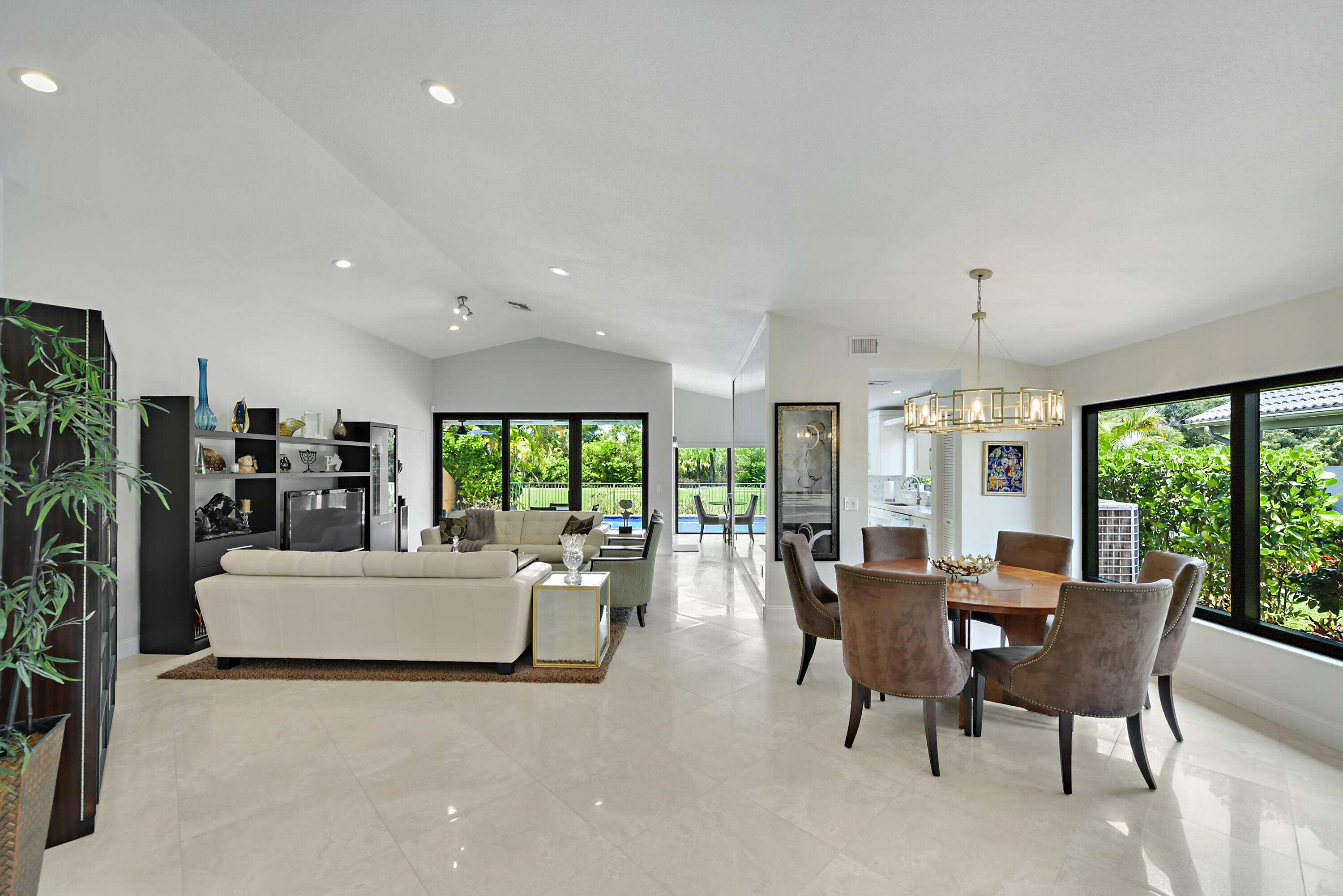 11204 Cloverleaf Circle Boca Raton, FL 33428 - Photo 12 of 85 11204 Cloverleaf Cir Boca-print-011-043-