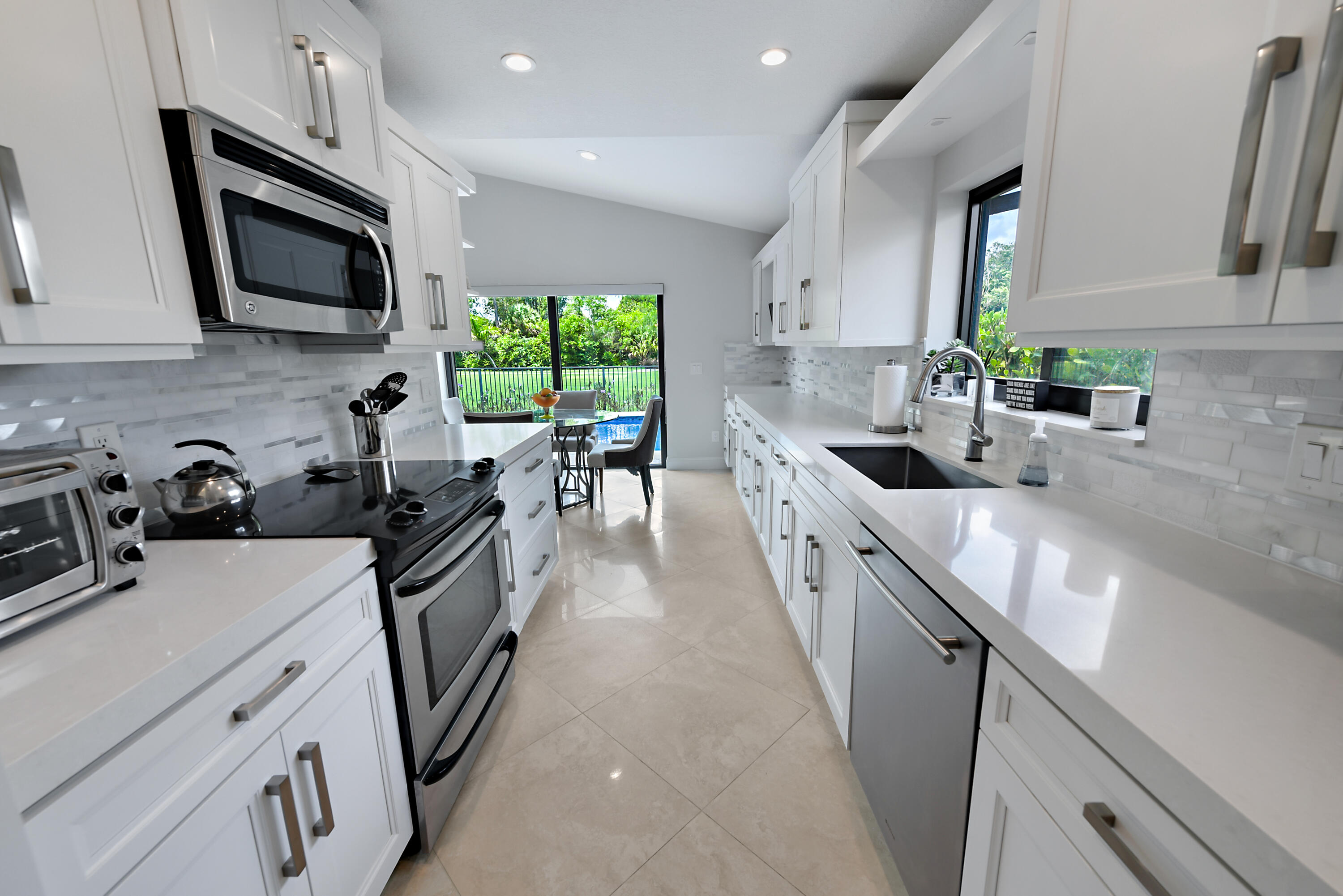 11204 Cloverleaf Circle Boca Raton, FL 33428 - Photo 19 of 85 11204 Cloverleaf Cir Boca-print-018-034-