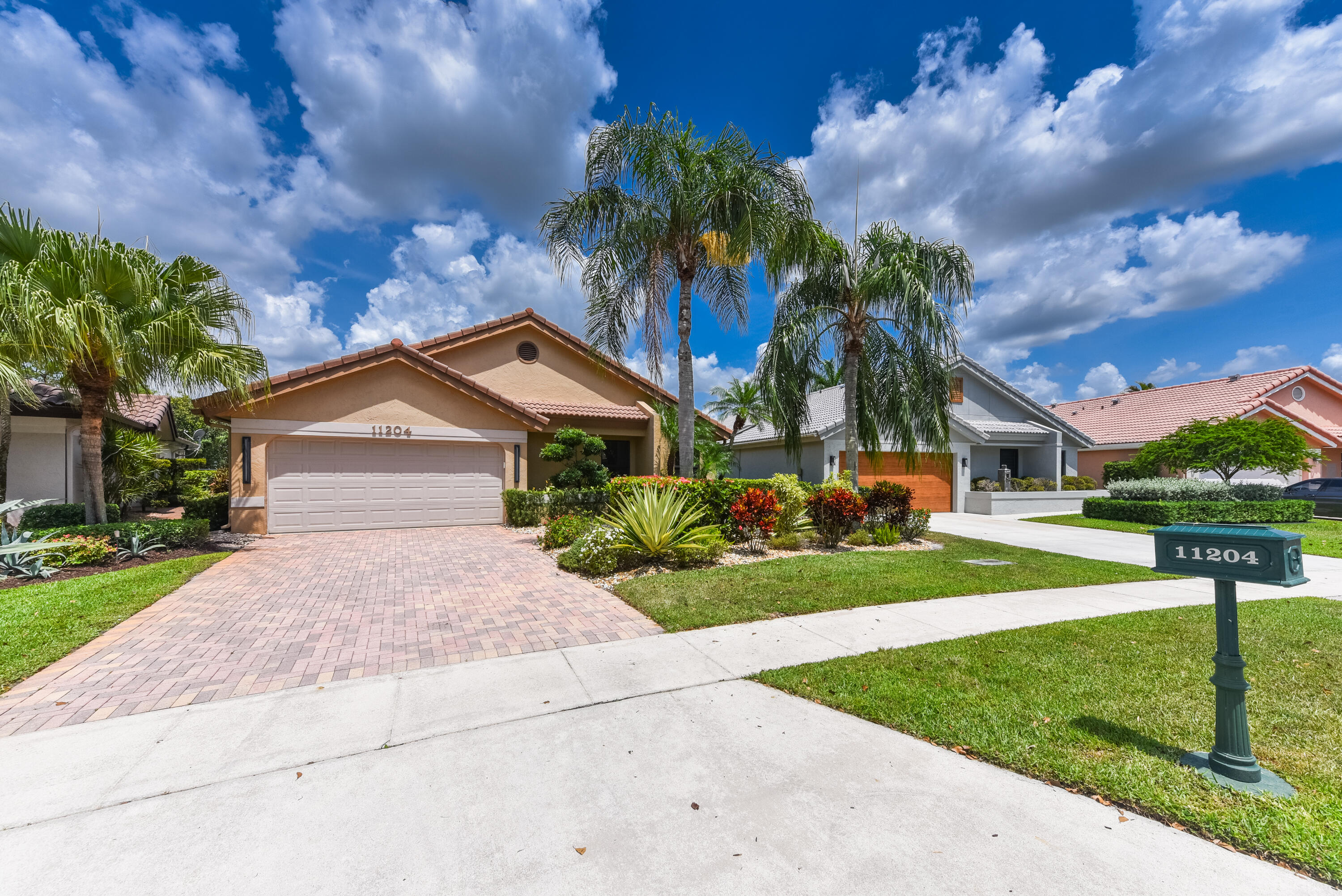 11204 Cloverleaf Circle Boca Raton, FL 33428 - Photo 3 of 85 Exterior