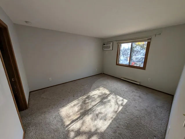 $159,900 | 1585 Cohansey Street North, Unit 104, St. Paul, MN 55117