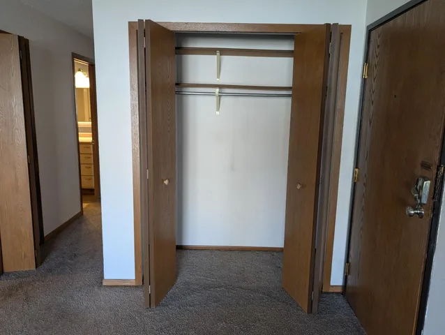 $159,900 | 1585 Cohansey Street North, Unit 104, St. Paul, MN 55117