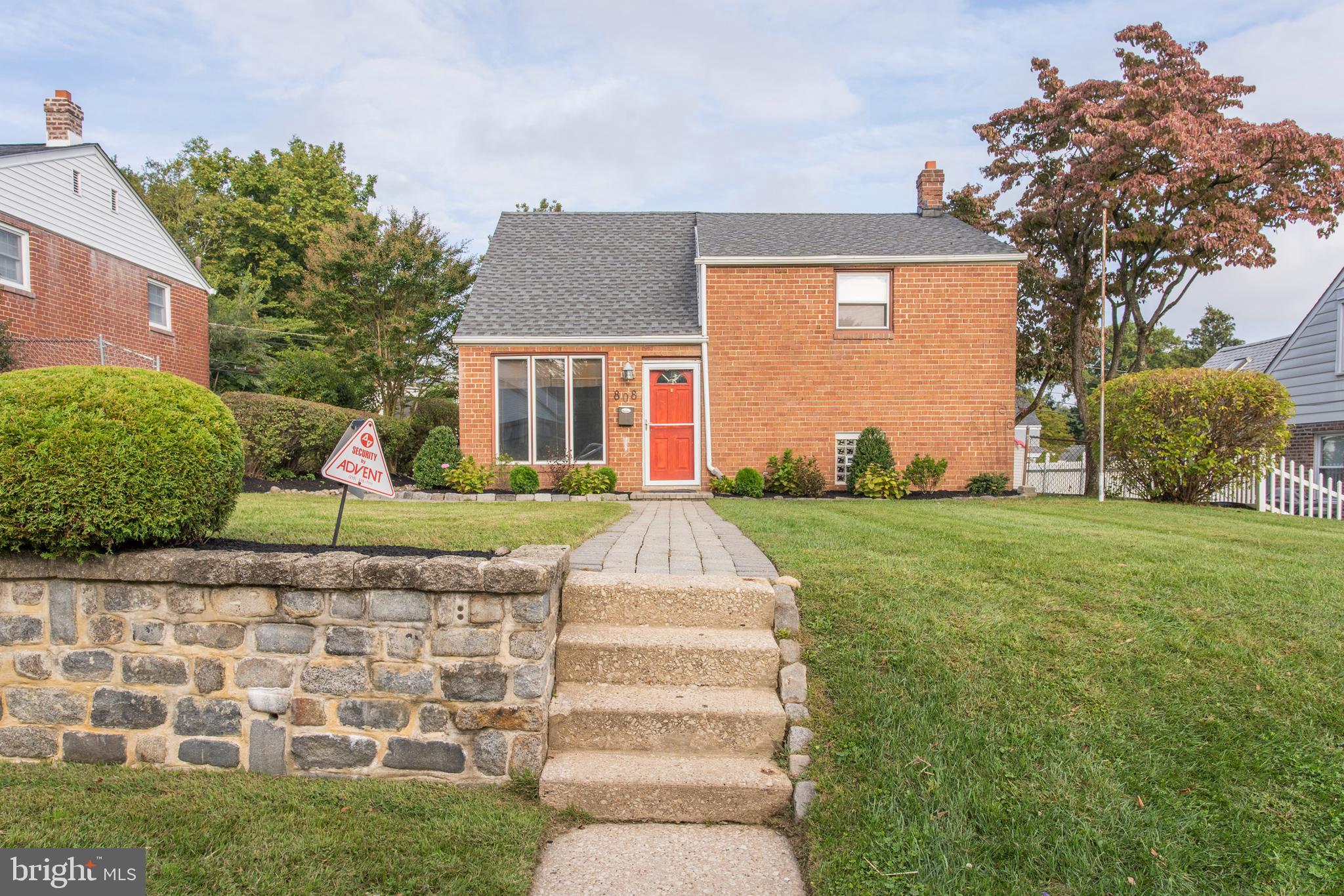 808 Inverness Lane Philadelphia, PA 19128 - Photo 3 of 31 Gallery Image 3
