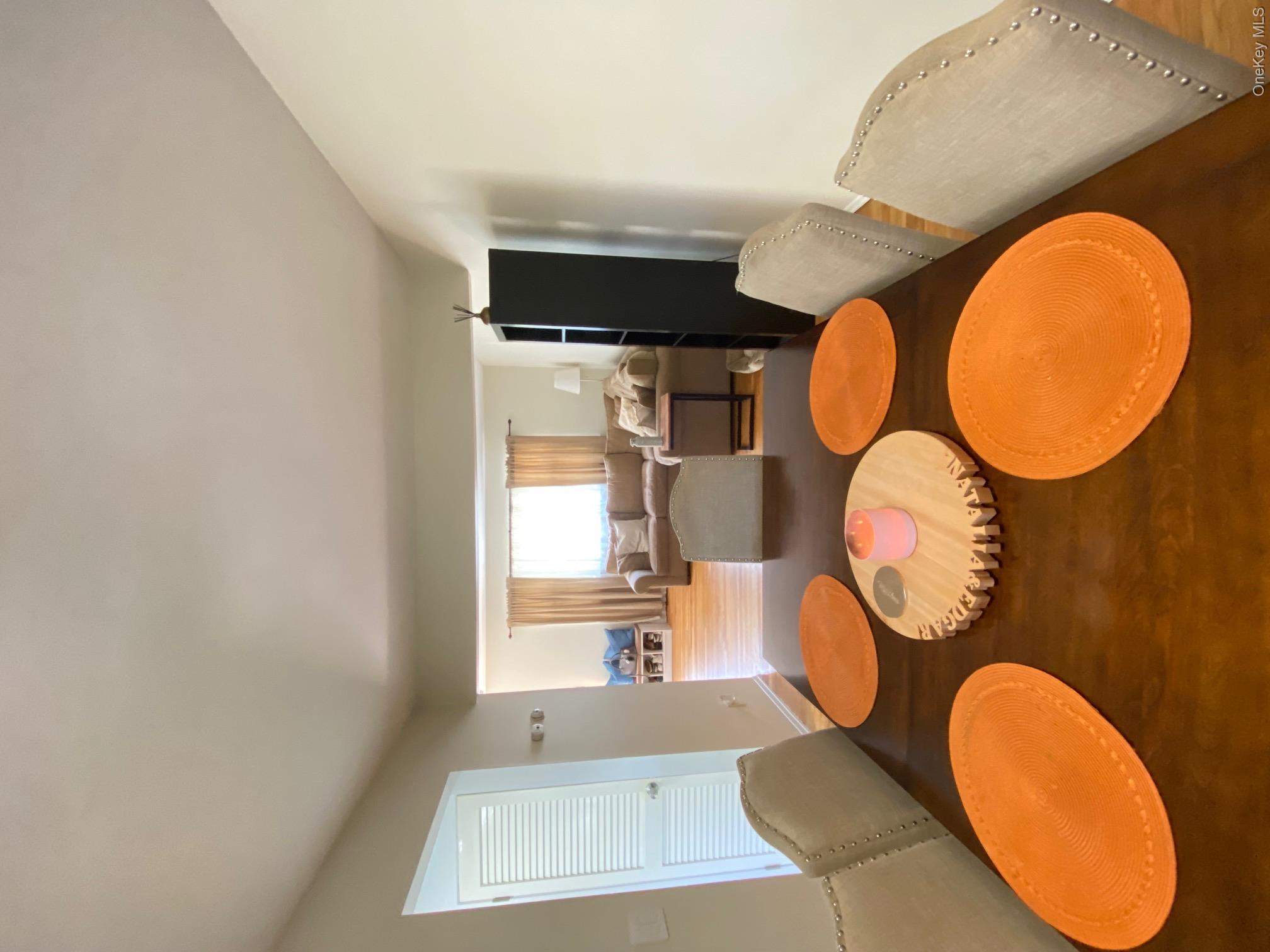 34 Inwood Road Port Washington, NY 11050 - Photo 4 of 21