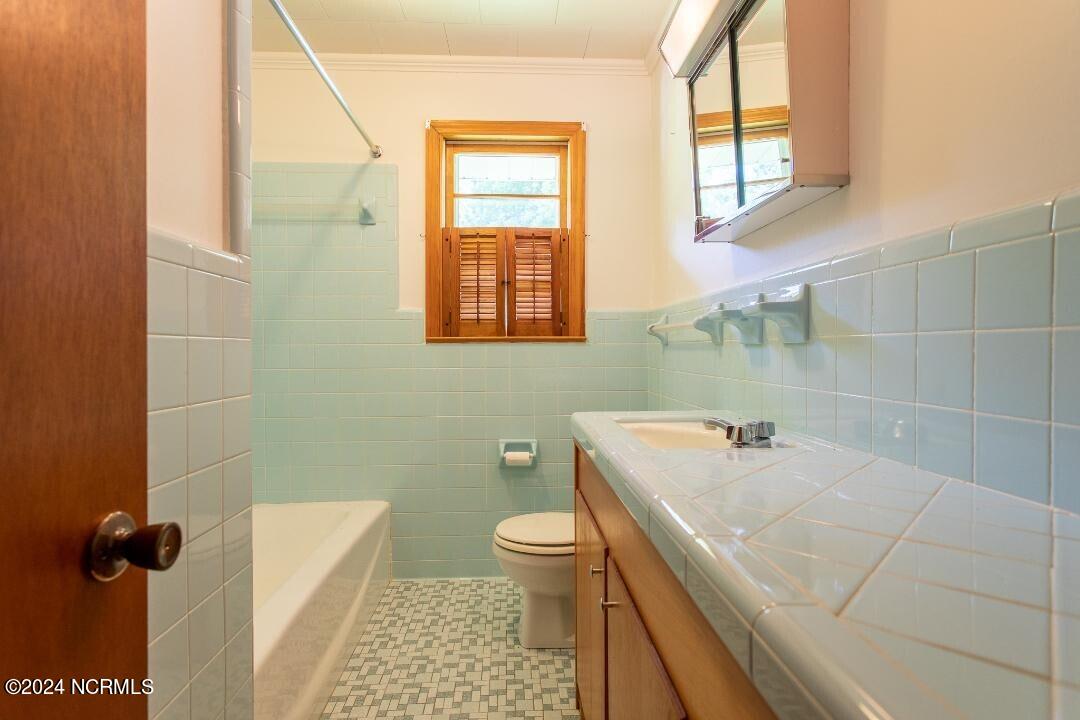 5889 Long Ridge Road Plymouth, NC 27962 - Photo 13 of 36 MainBath1