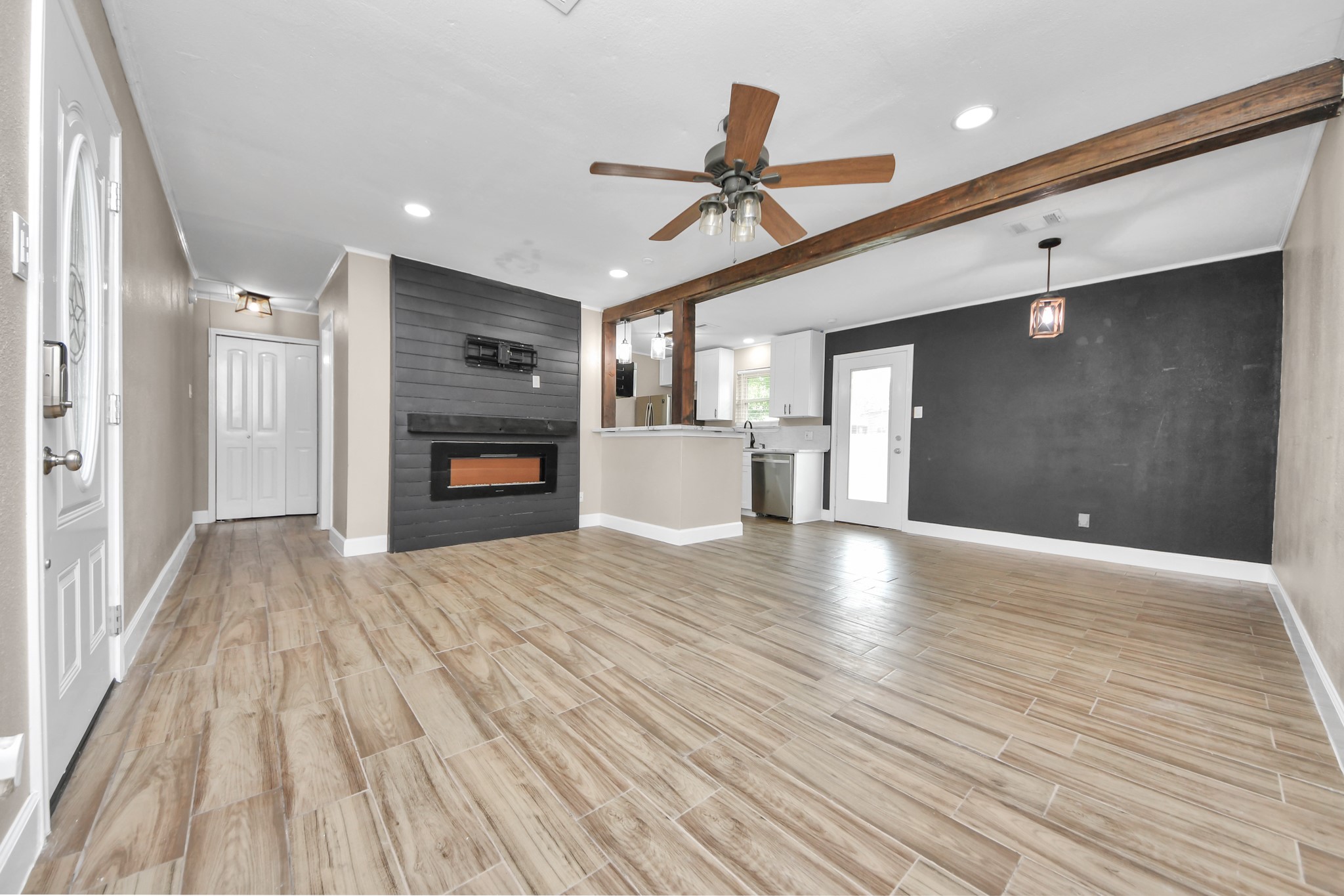 12733 7th Street Santa Fe, TX 77510 - Photo 3 of 37