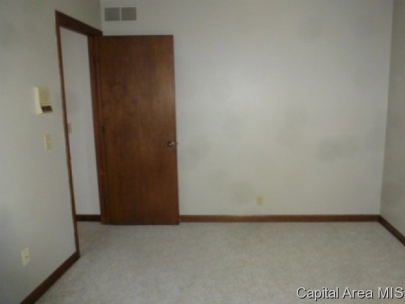 4602 Dogwood Court Decatur, IL 62526 - Photo 9 of 18 Gallery Image 9