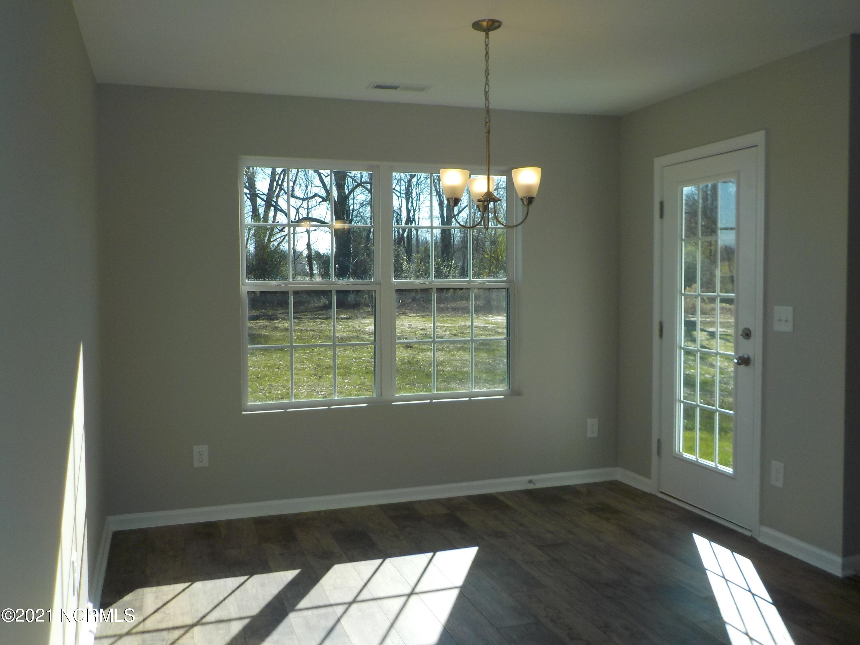 7735 Liles Road Bailey, NC 27807 - Photo 28 of 69 eat-in kitchen or breakfast room