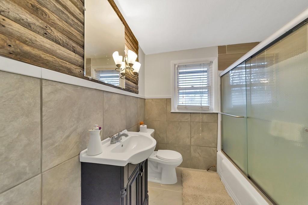 374 Springfield Street Springfield, MA 01107 - Photo 17 of 27 Gallery Image 17