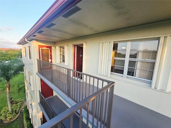 $163,900 | 13250 Southwest 7th Court, Unit 402L, Pembroke Pines, FL 33027