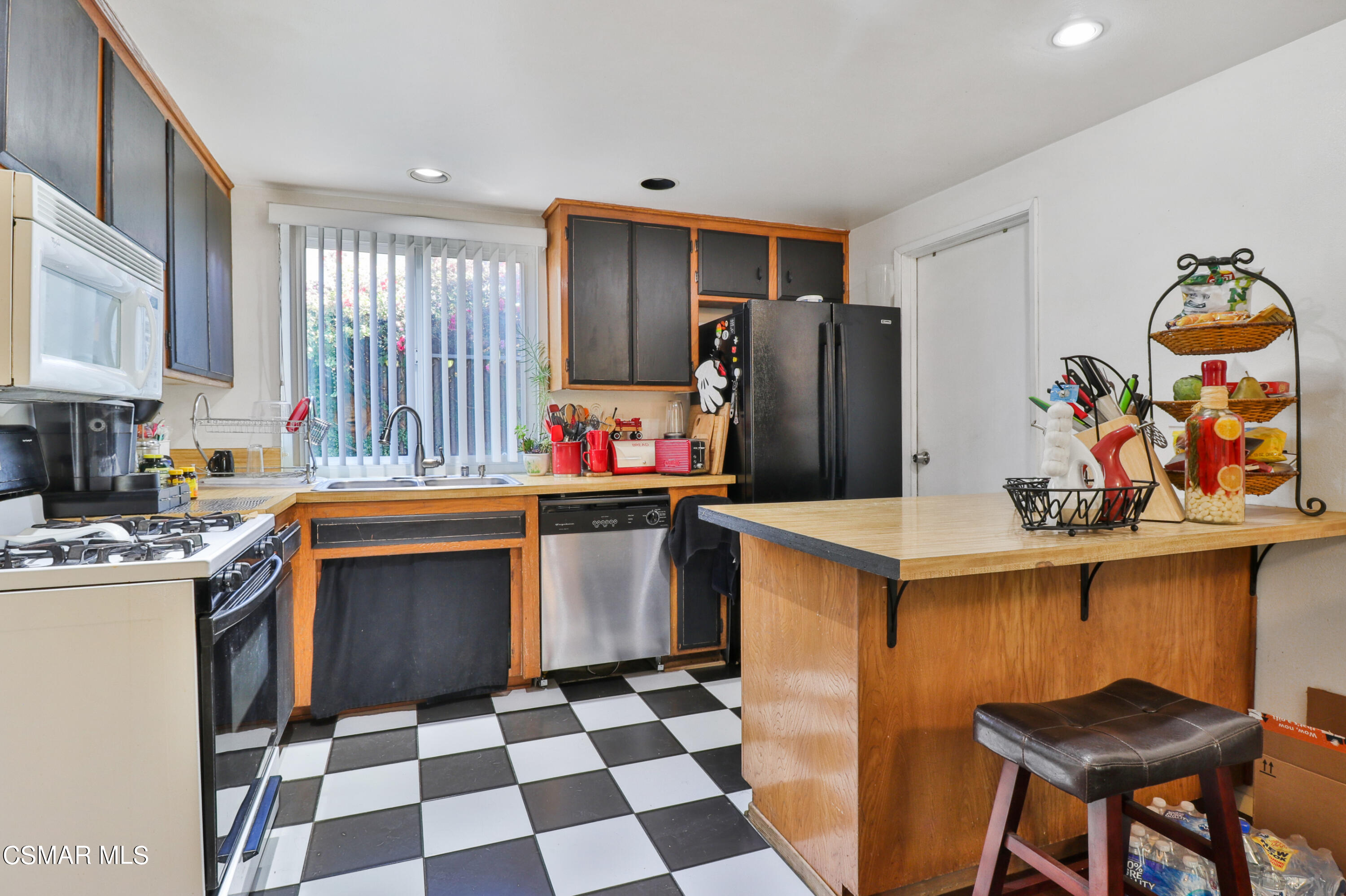 616 Appleton Road Simi Valley, CA 93065 - Photo 15 of 30 IMG_5008