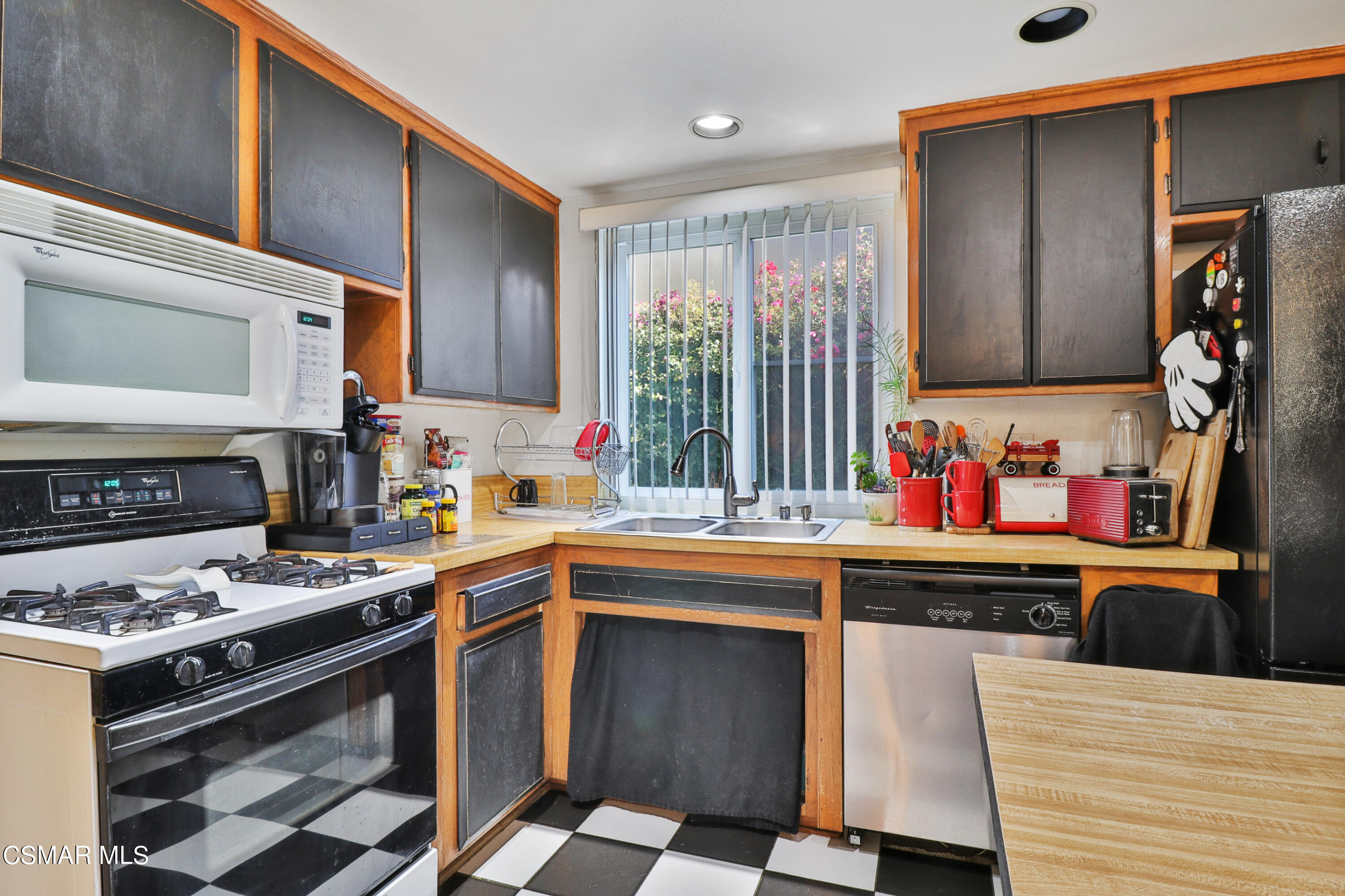616 Appleton Road Simi Valley, CA 93065 - Photo 19 of 30 IMG_5010