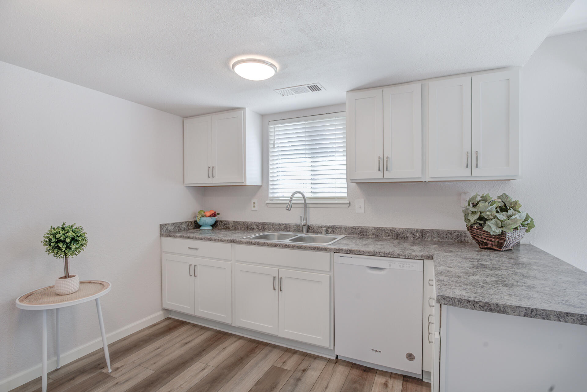 1226 Beltline Road Redding, CA 96003 - Photo 8 of 24 New Cabinets